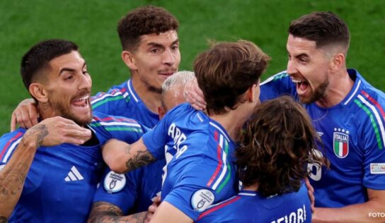 Italia sobrevive a la marea de Albania y vence 2-1